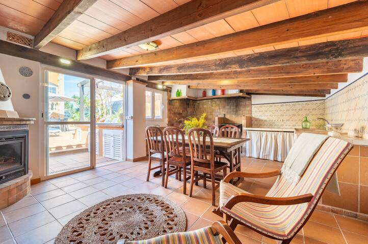 Mimosa gallery image 4