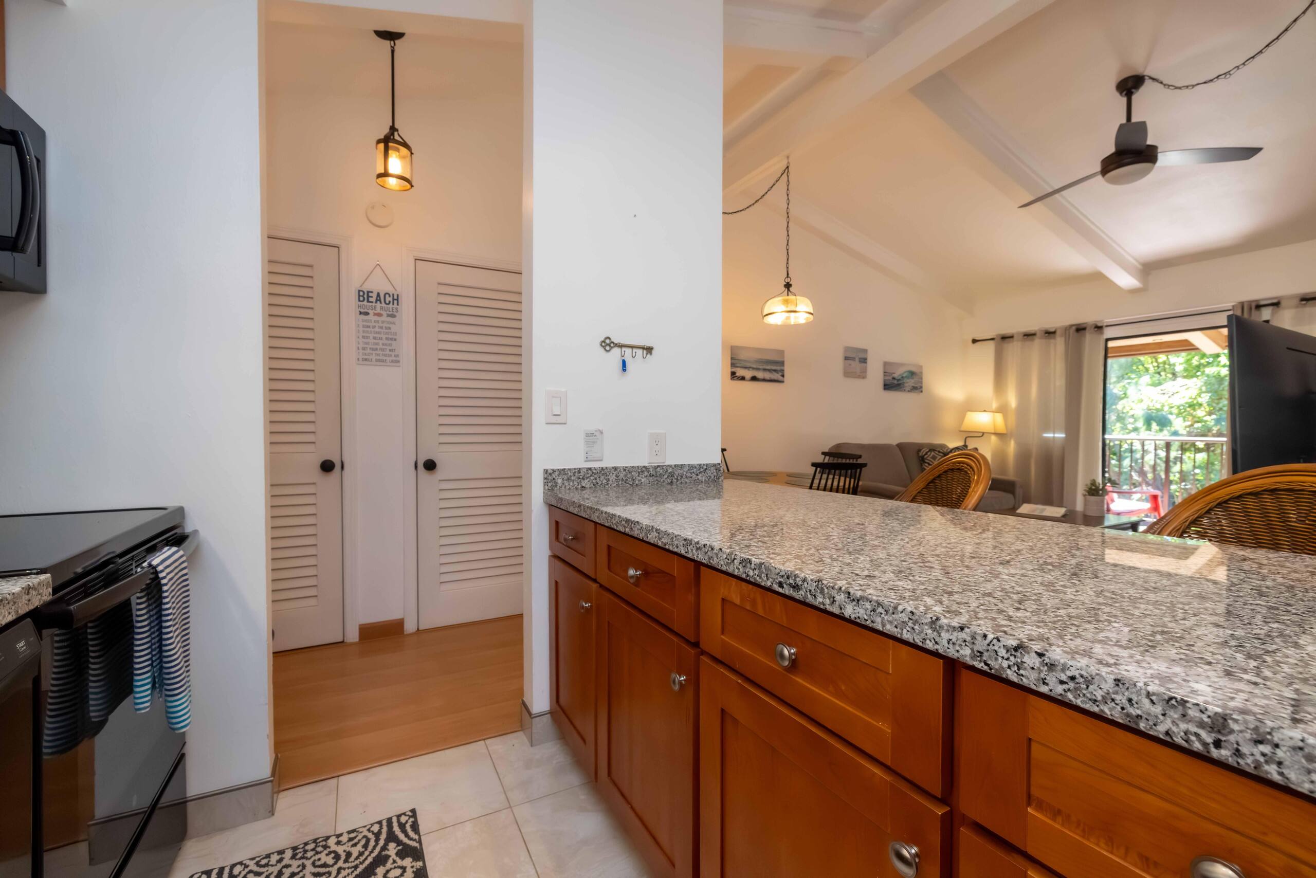 Condo in Wailuku · ★4.67 · 1 bedroom · 2 beds · 1 private bath - Image 11