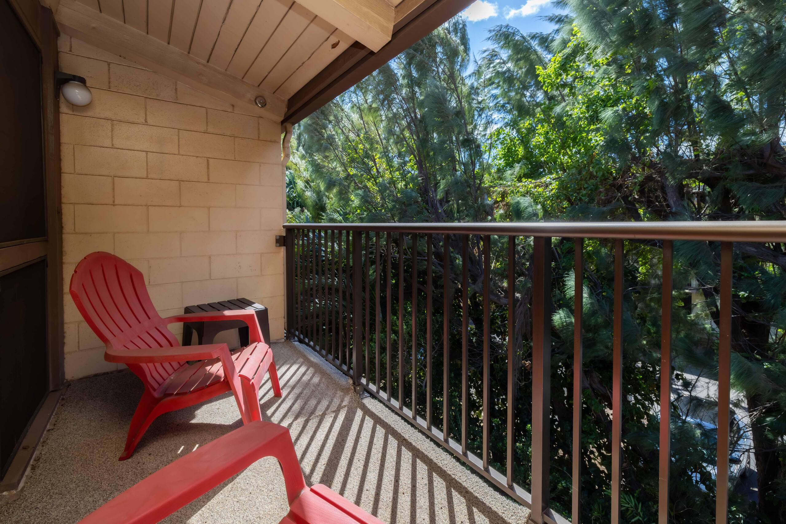 Condo in Wailuku · ★4.67 · 1 bedroom · 2 beds · 1 private bath - Image 4