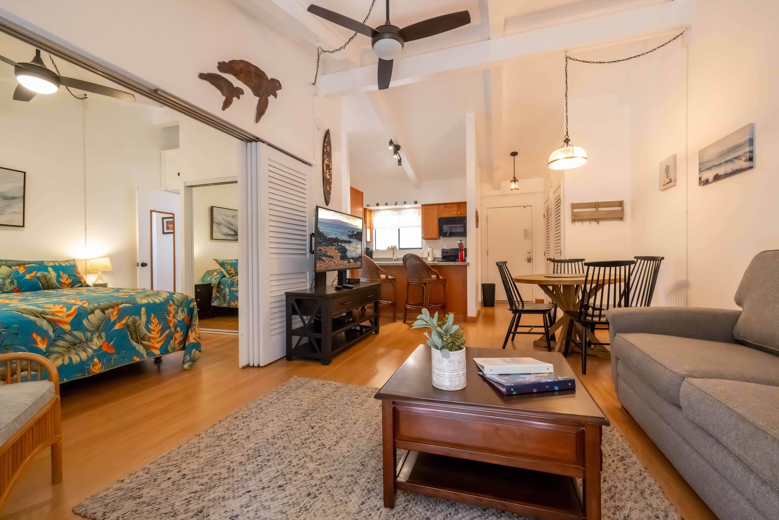 Condo in Wailuku · ★4.67 · 1 bedroom · 2 beds · 1 private bath - Image 2