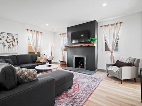 Gorgeous Remodel|Game Room|Sleeps 8