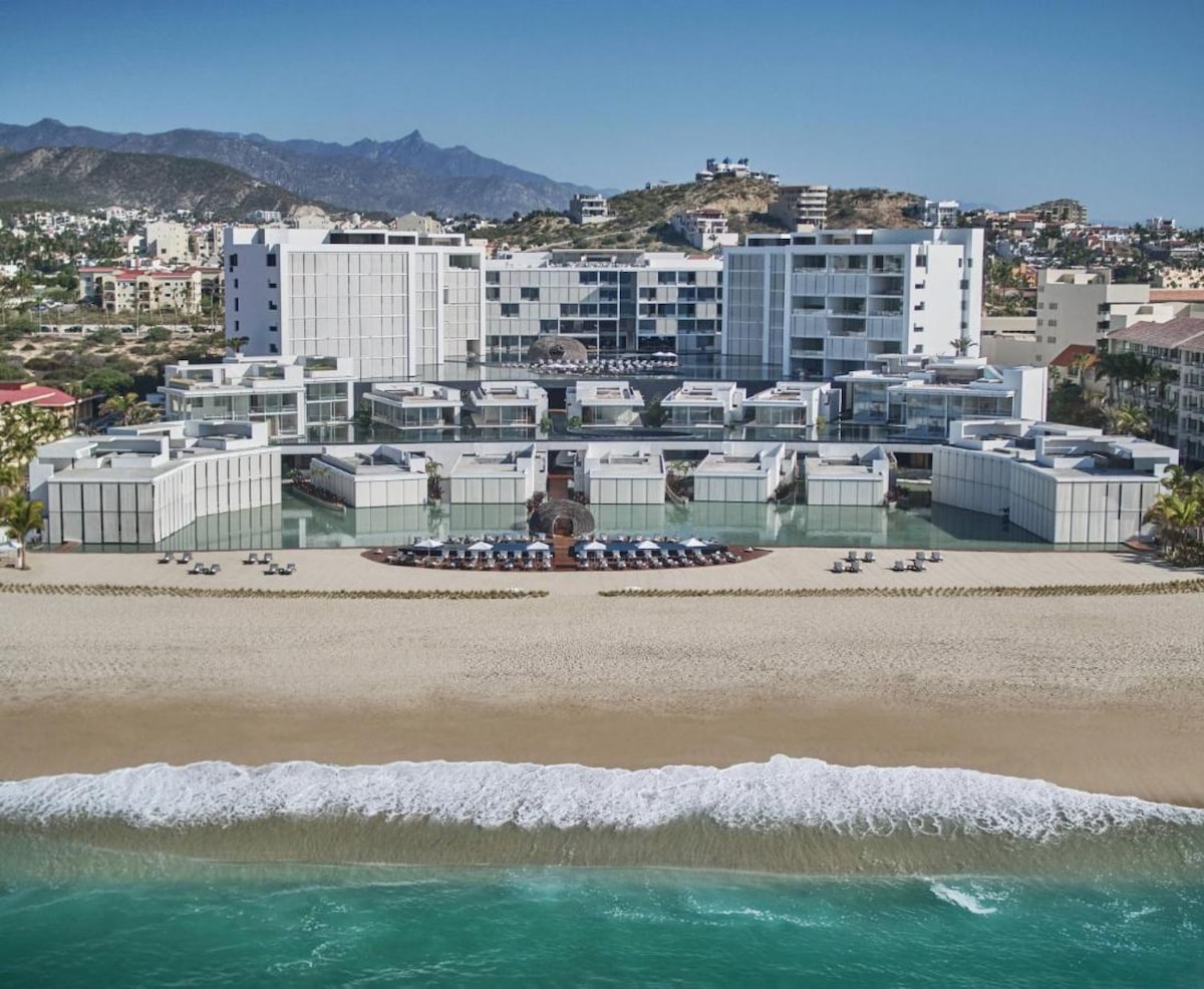 Mexico Getaway l Beach. Rooftop Bar. Beachfront. — 0 bedroom vacation rental in San José del Cabo