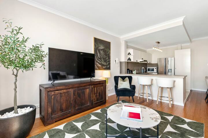 Stunning 3BR Perth Penthouse gallery image 4