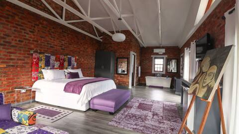 Superior King Suite