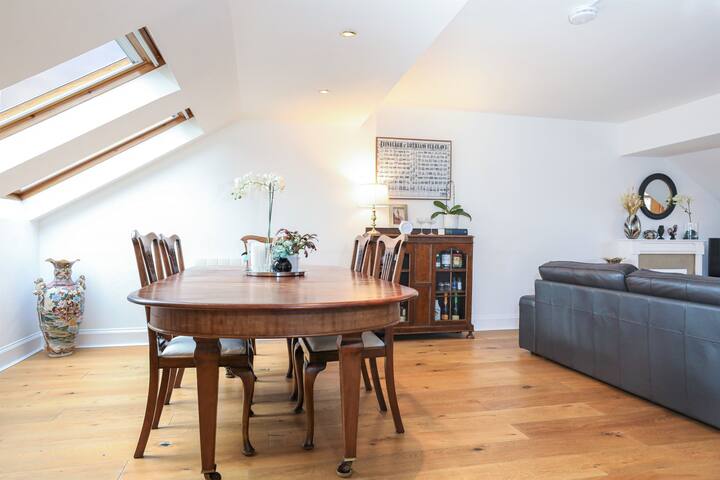 Penthouse Apartment on Royal Mile | Three Bed gallery image 5