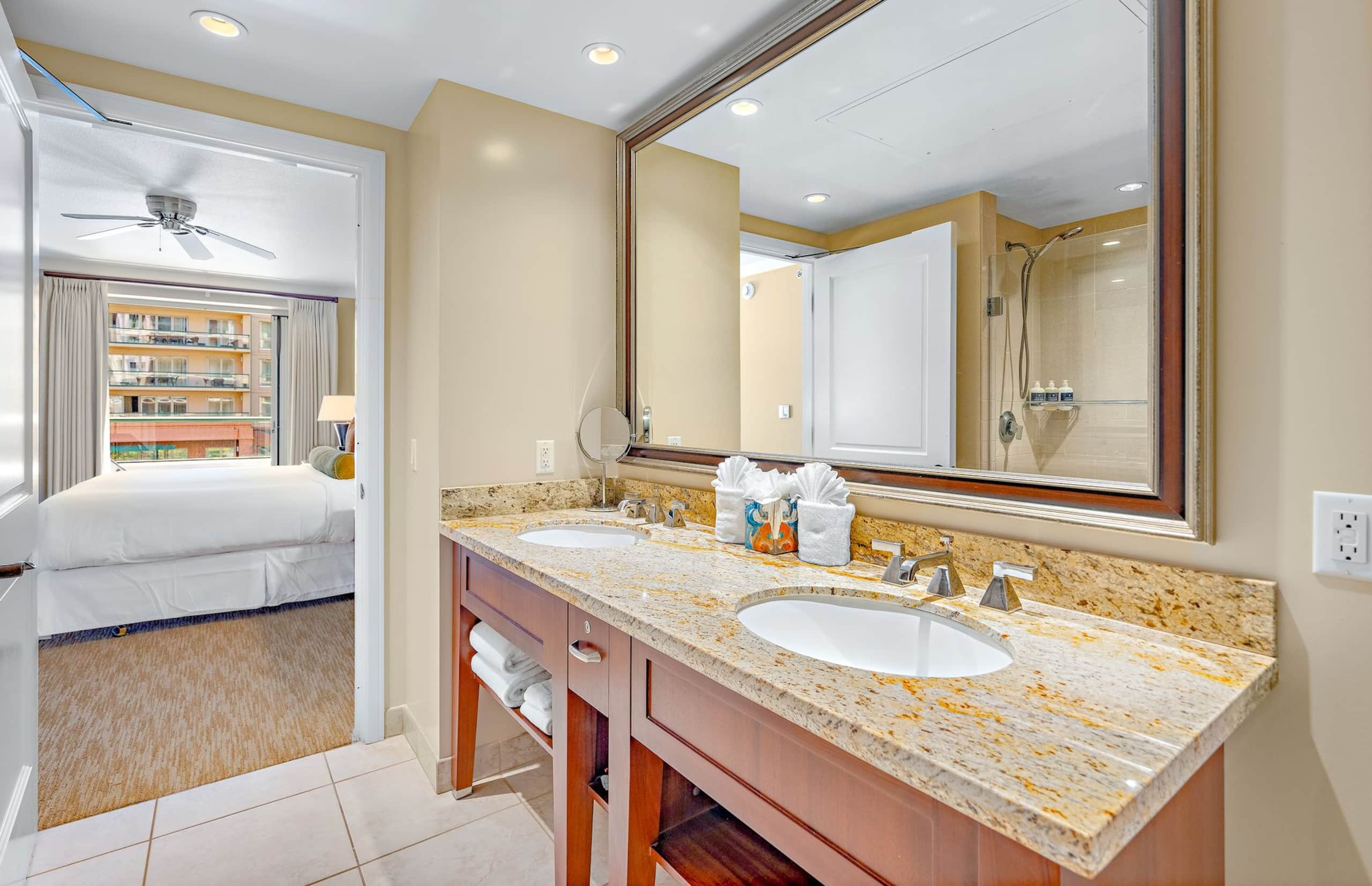 Condo in Lahaina · ★4.67 · 2 bedrooms · 3 beds · 2 baths - Image 21