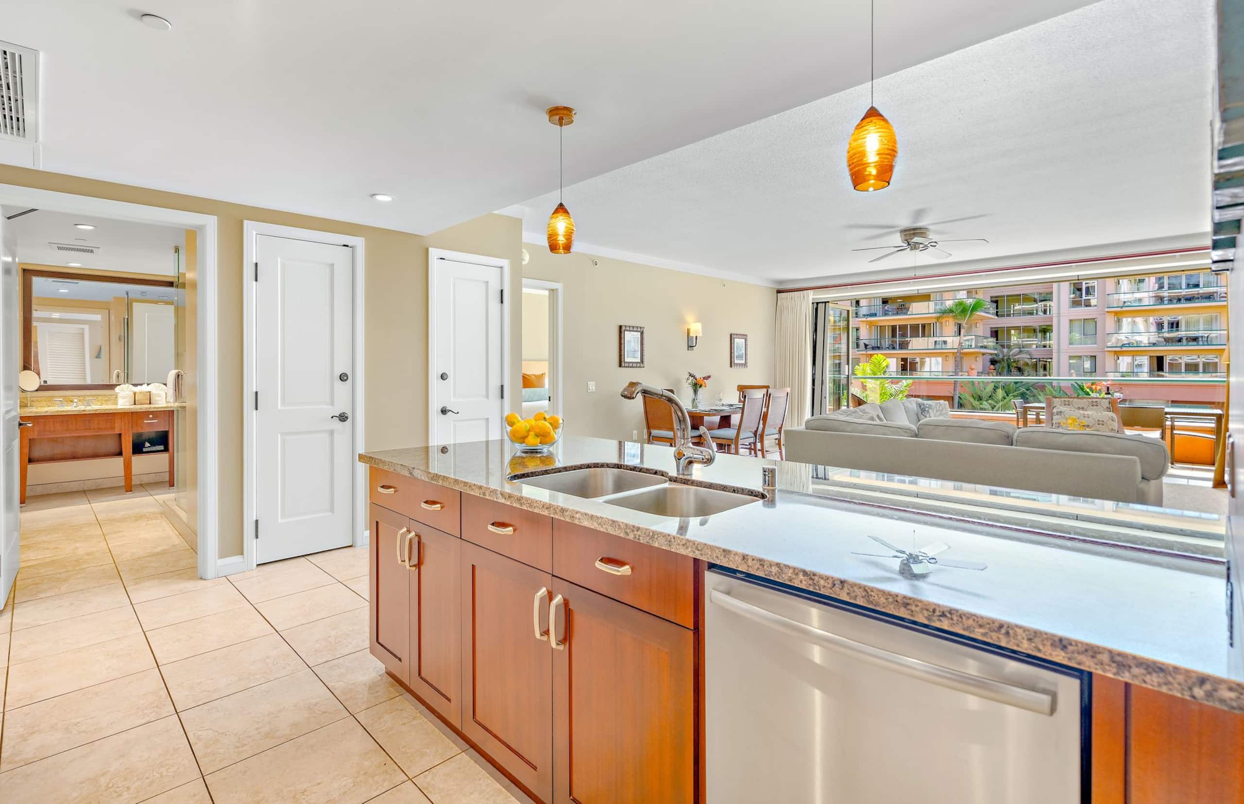 Condo in Lahaina · ★4.67 · 2 bedrooms · 3 beds · 2 baths - Image 14
