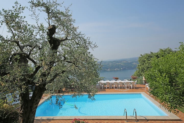 Apt Quarzo Salò Magic Lake View By Bookinggardalak - Salò