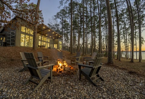 East Texas Lake House | Private 10-Acre Waterfront