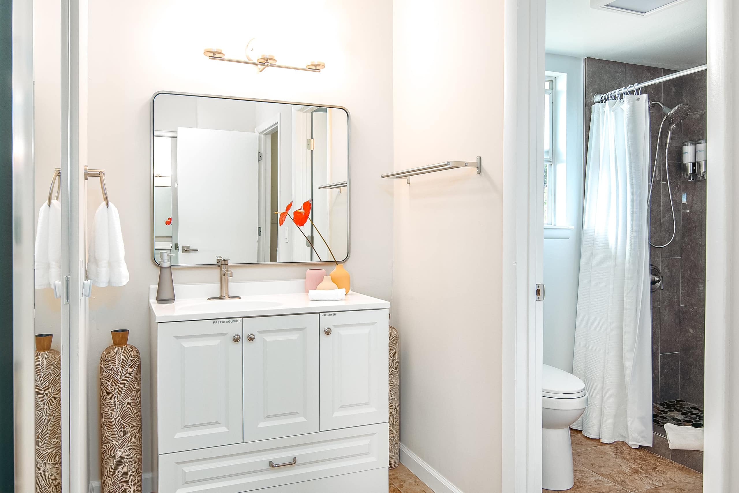 Upgraded 3 bed w/Ocean View, Pool, Hot tub, 2*King - Photo 8