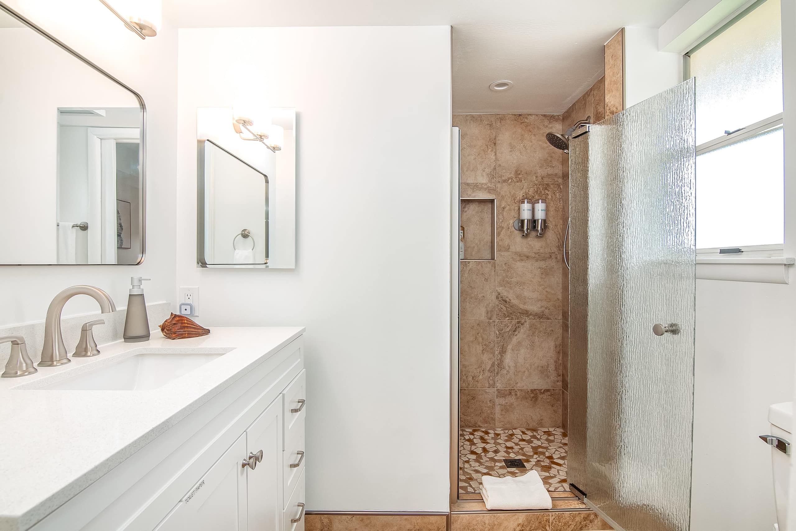 Upgraded 3 bed w/Ocean View, Pool, Hot tub, 2*King - Photo 38