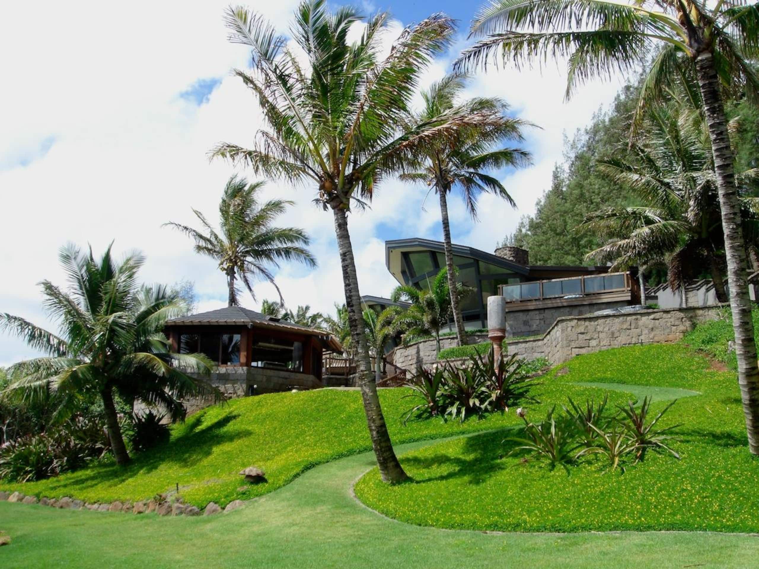 Home in Kilauea · ★4.36 · 3 bedrooms · 4 beds · 3.5 baths - Photo 4