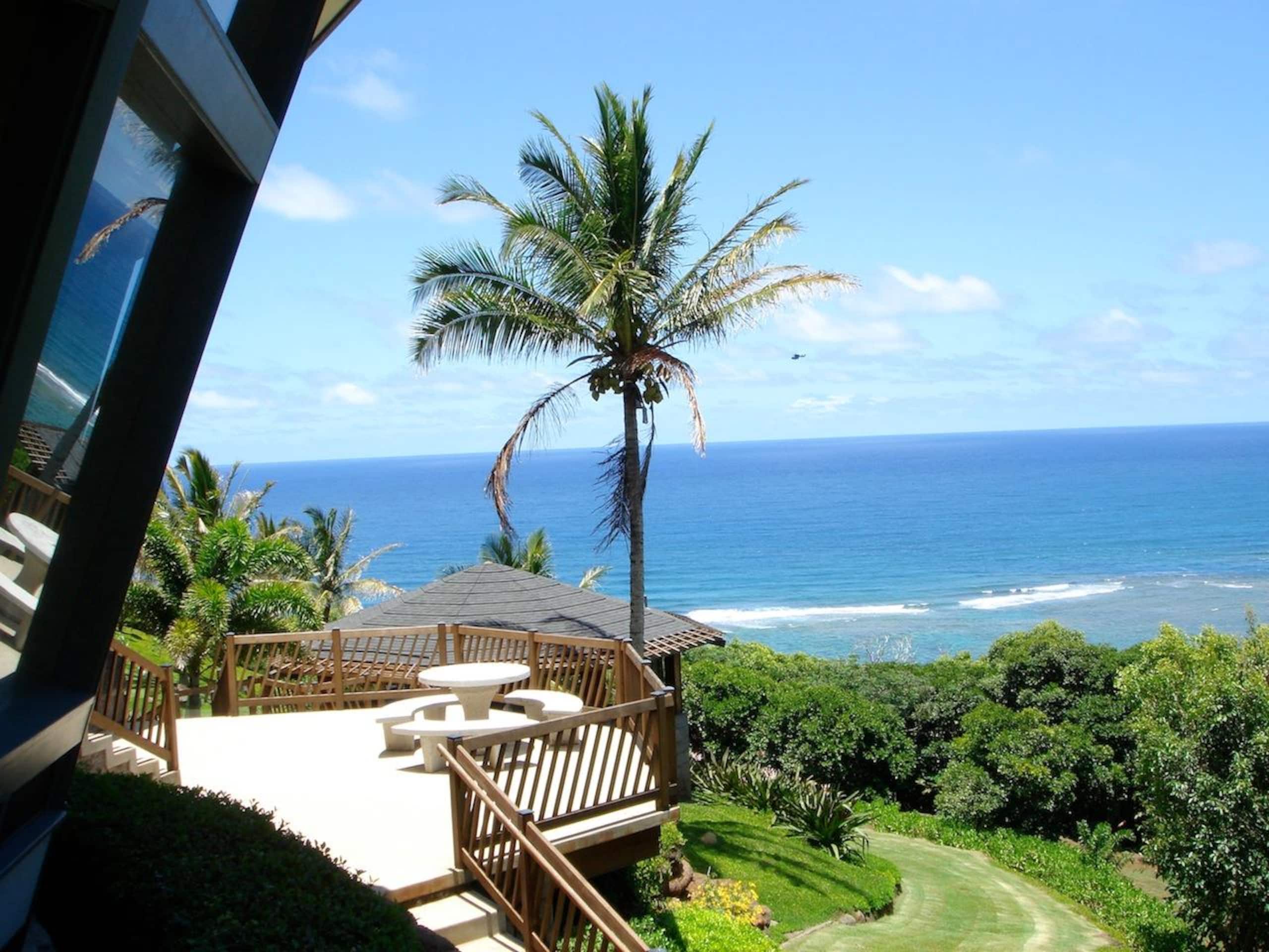 Home in Kilauea · ★4.36 · 3 bedrooms · 4 beds · 3.5 baths - Photo 2