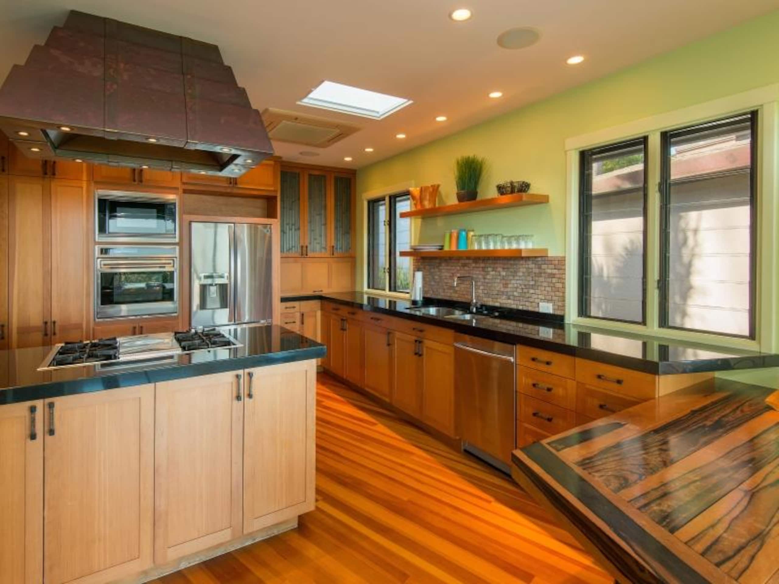 Home in Kilauea · ★4.36 · 3 bedrooms · 4 beds · 3.5 baths - Photo 25