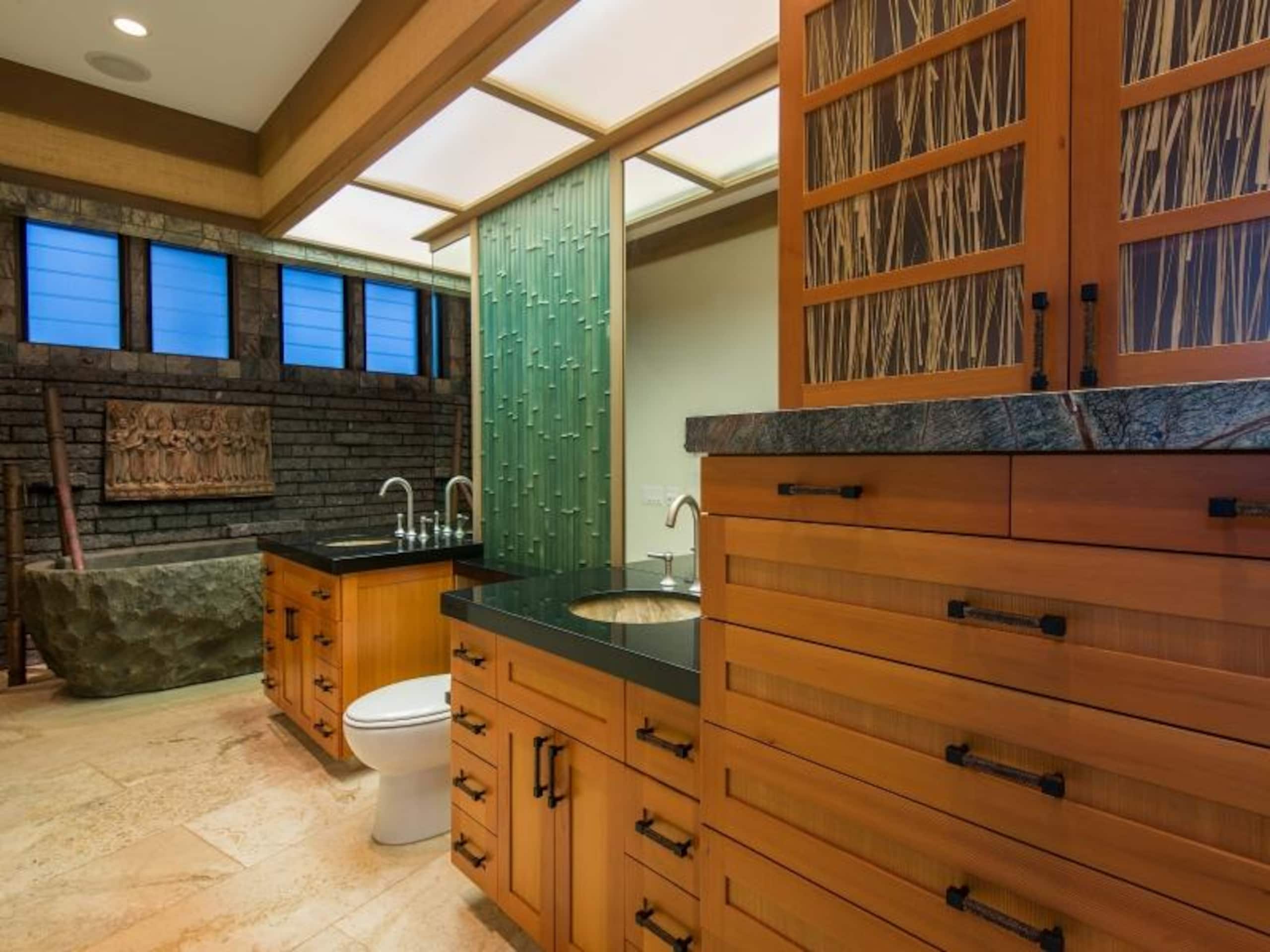 Home in Kilauea · ★4.36 · 3 bedrooms · 4 beds · 3.5 baths - Photo 17