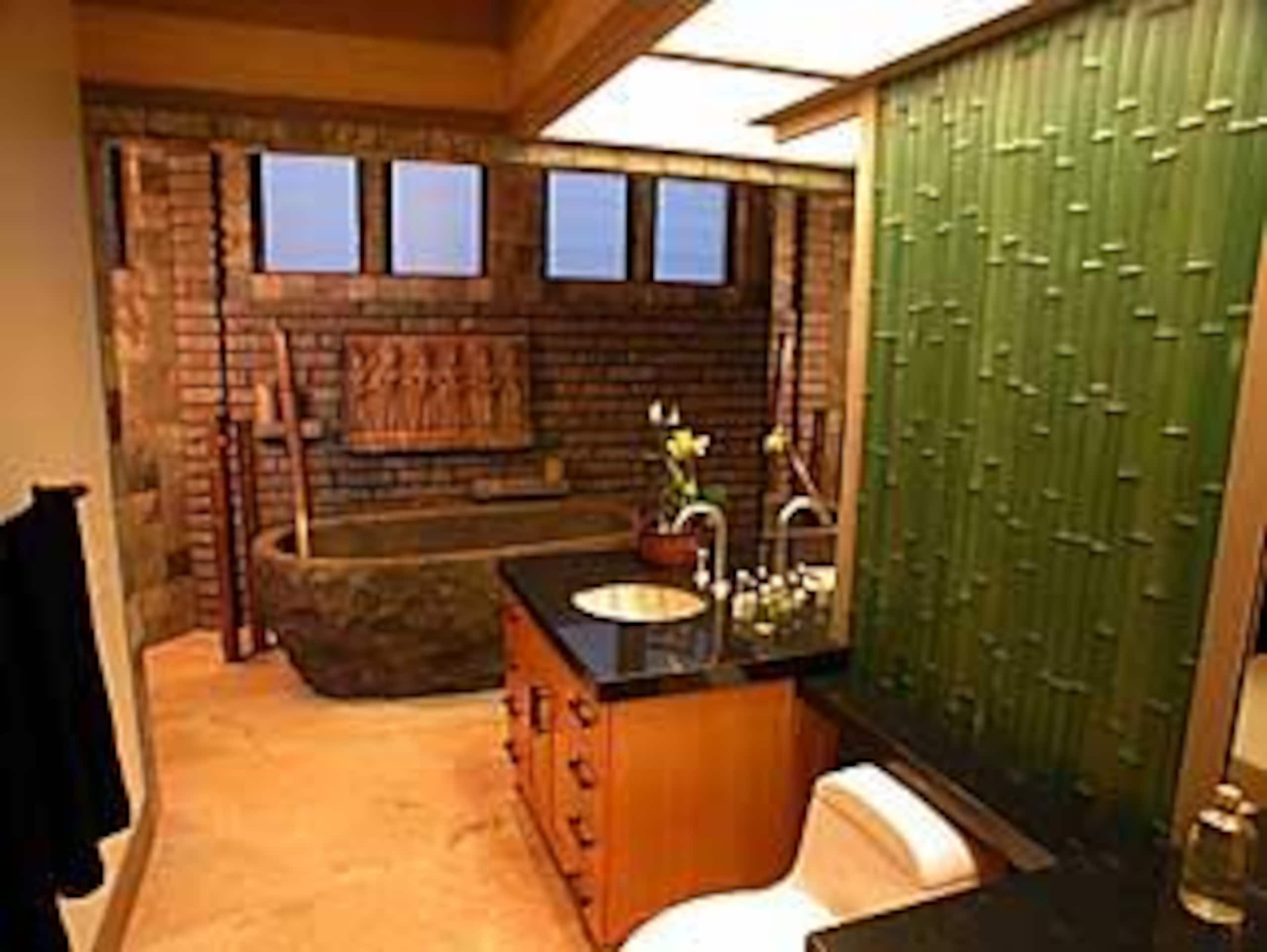 Home in Kilauea · ★4.36 · 3 bedrooms · 4 beds · 3.5 baths - Photo 18