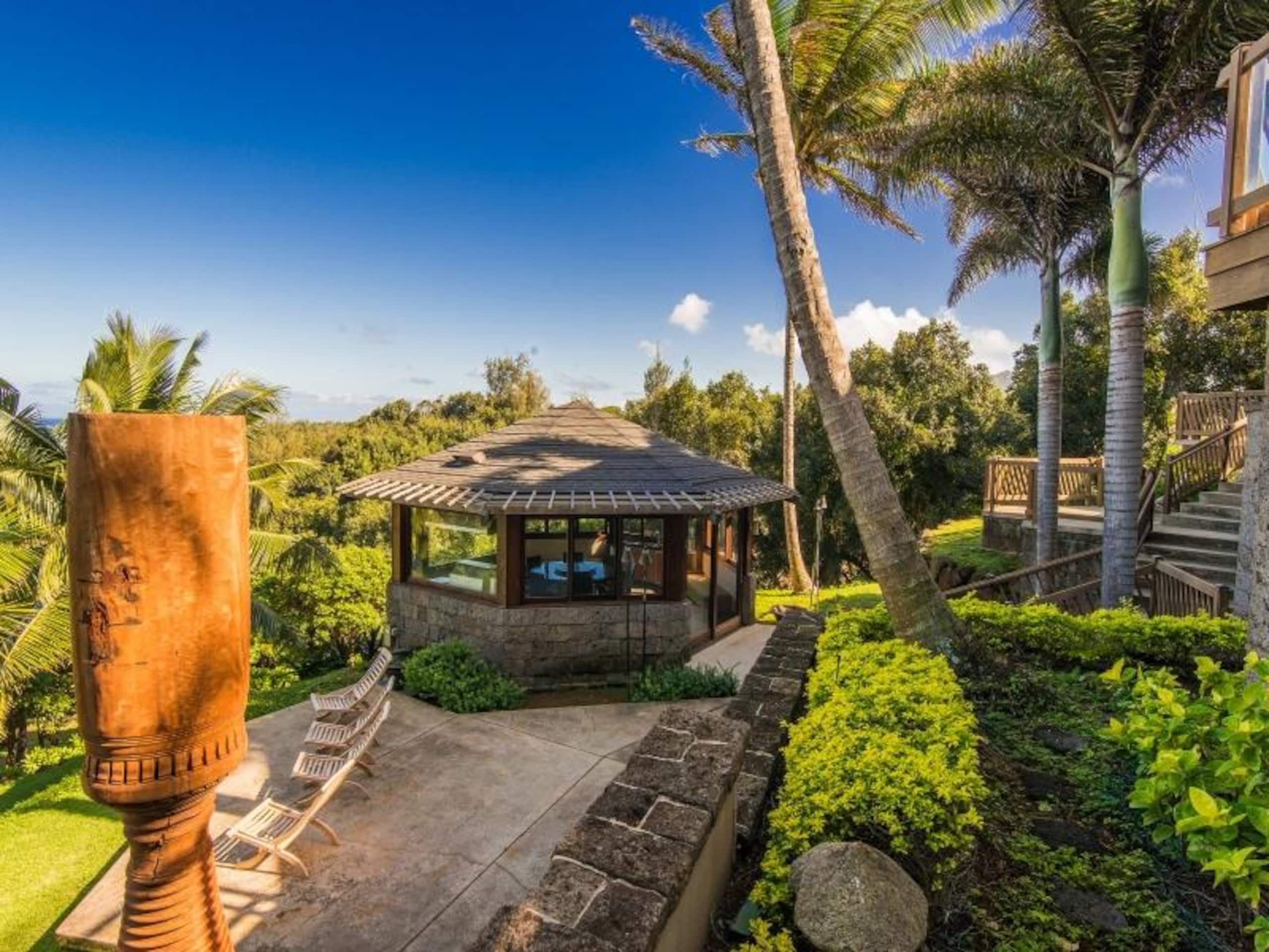 Home in Kilauea · ★4.36 · 3 bedrooms · 4 beds · 3.5 baths - Photo 7