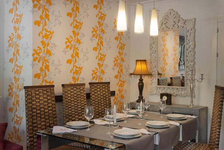 Con Encanto gallery image 5