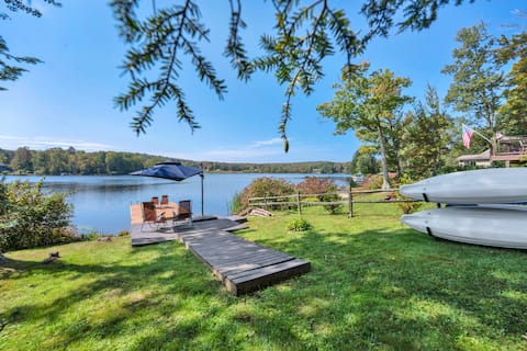 Lakeside, Dock, Hot Tub, Kayaks, Arcade, Playset