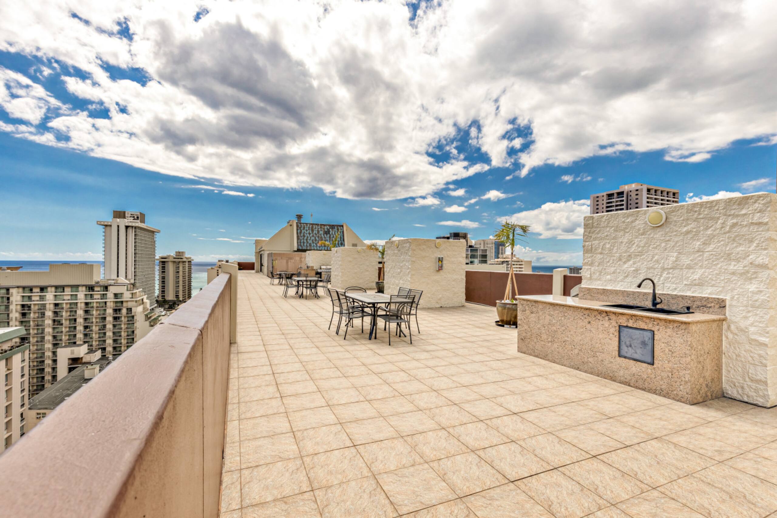 Condo in Honolulu · ★4.91 · 1 bedroom · 1 bed · 1 private bath - Image 2