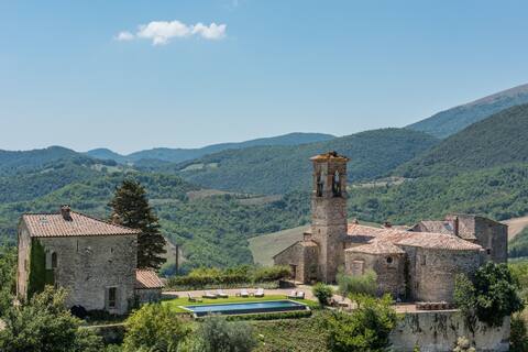 Outstanding Villa Castiglione Ugolino in Umbria