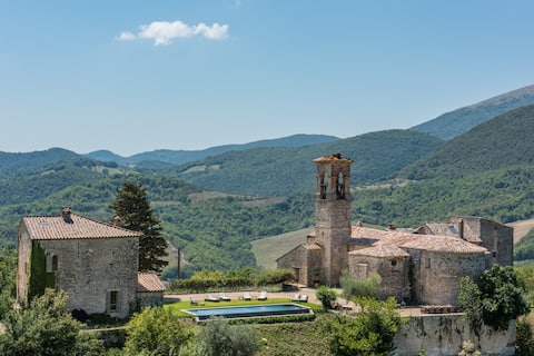 Outstanding Villa Castiglione Ugolino in Umbria