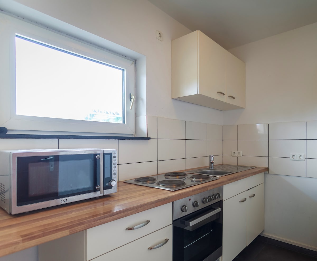2-room apartment near the exhibition center and the city with parking