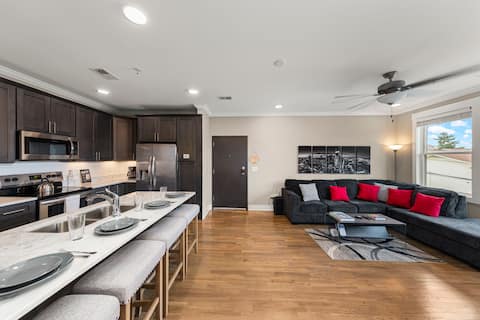 Amazing Reviews-Great Location-Minutes To Downtown