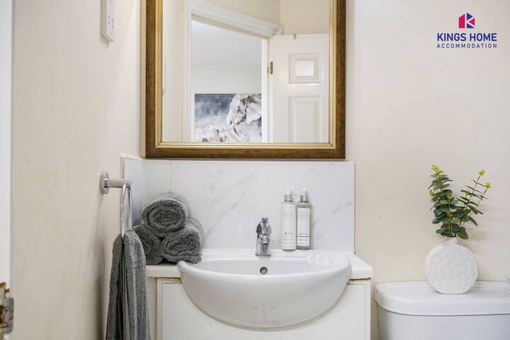 Kingshomeaccommodation managed Airbnb listing 3