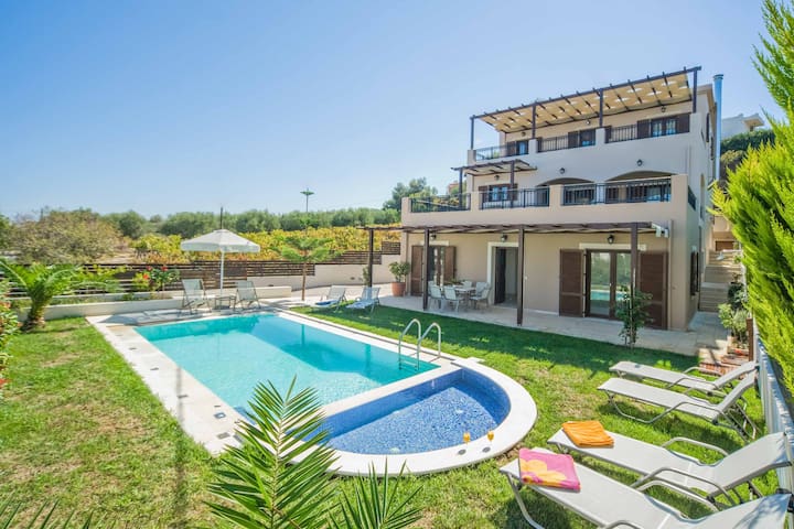 Villa Orsalia gallery image 5