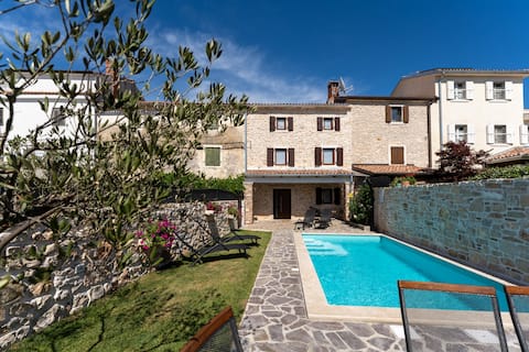 Top Airbnb: Villa Stonehouse by Briskva in Čepljani