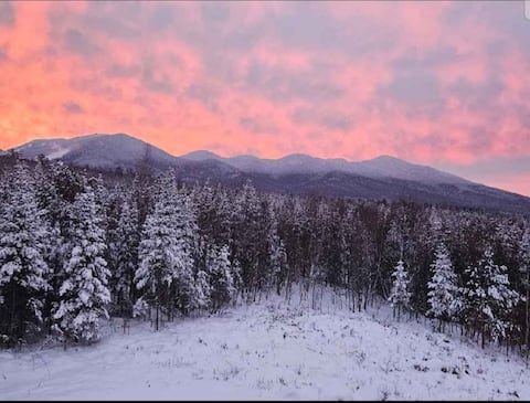 2M New contemporary home with stunning views, AC!