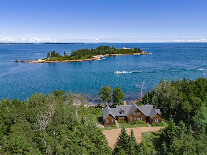Chimerique on the Water in Maine