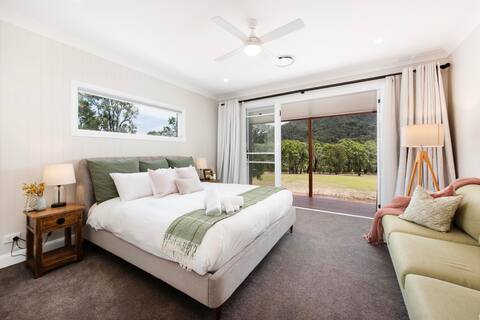 Lazy Frog Lodge: Mudgee country luxury near town