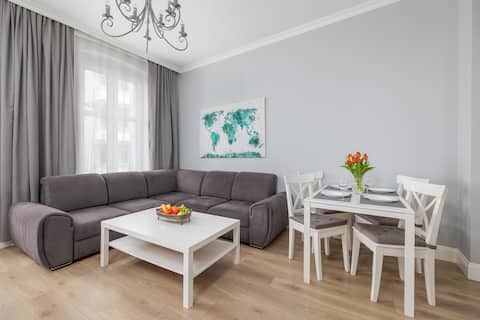 Top performing Airbnb: Spacious Apartment | River View and Workspace in Drzetowo Grabowo