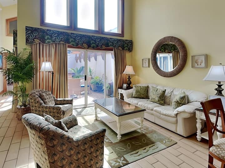 Pet Friendly Condo W. Community Pool + Partial Ocean Views! - Tybee Island, GA