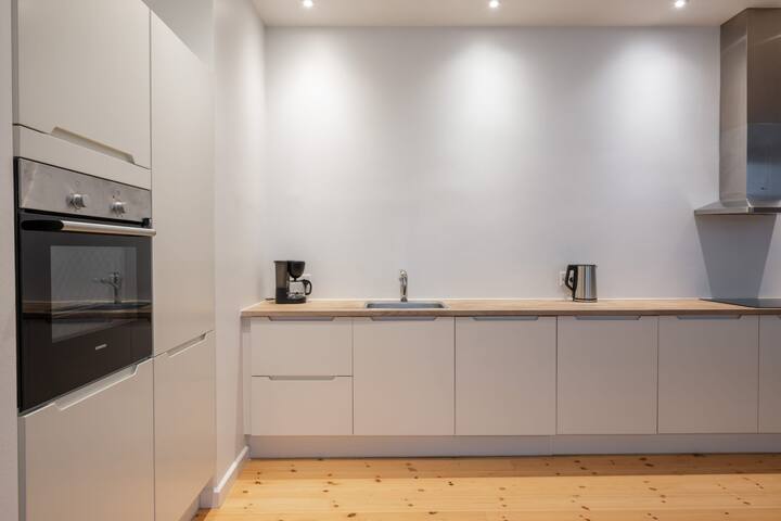 Exclusive XL 5BR Apt in the Heart of the City gallery image 4