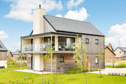 The Lighthouse (BR03), Silverlake, Dorset