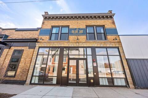 Downtown 5BR with private patio