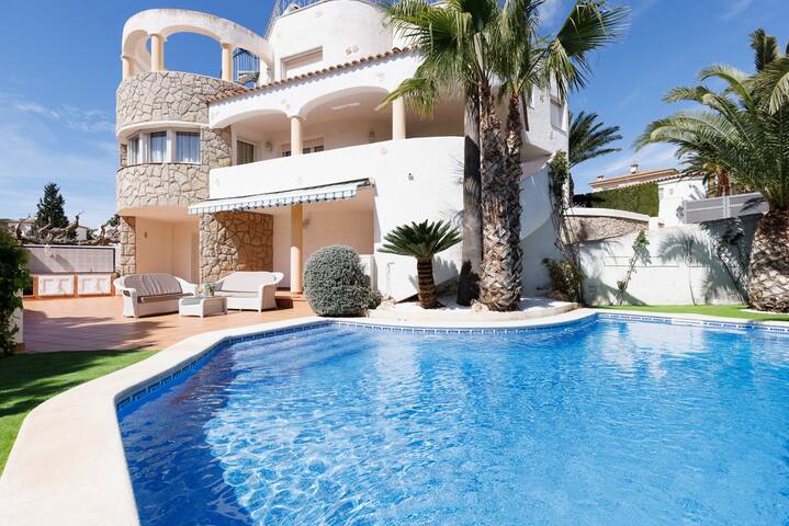 Universal Holiday Centre managed Airbnb listing 3