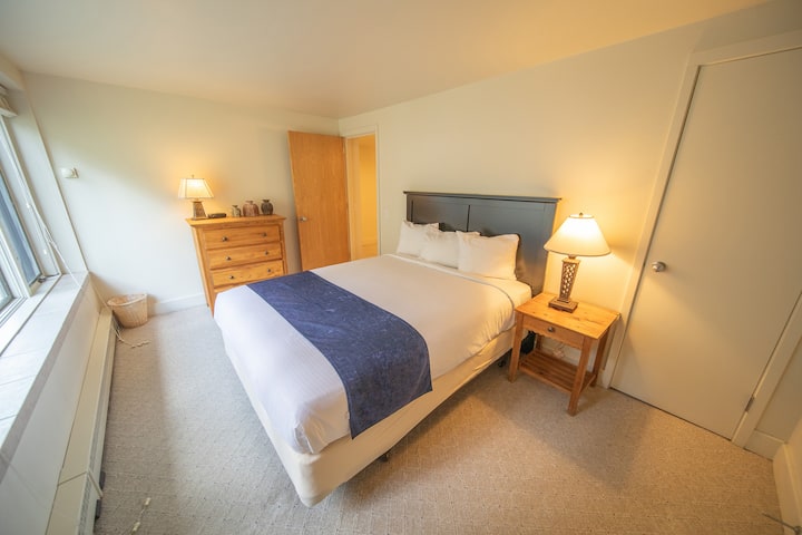 Acogedora habitación en el nivel principal