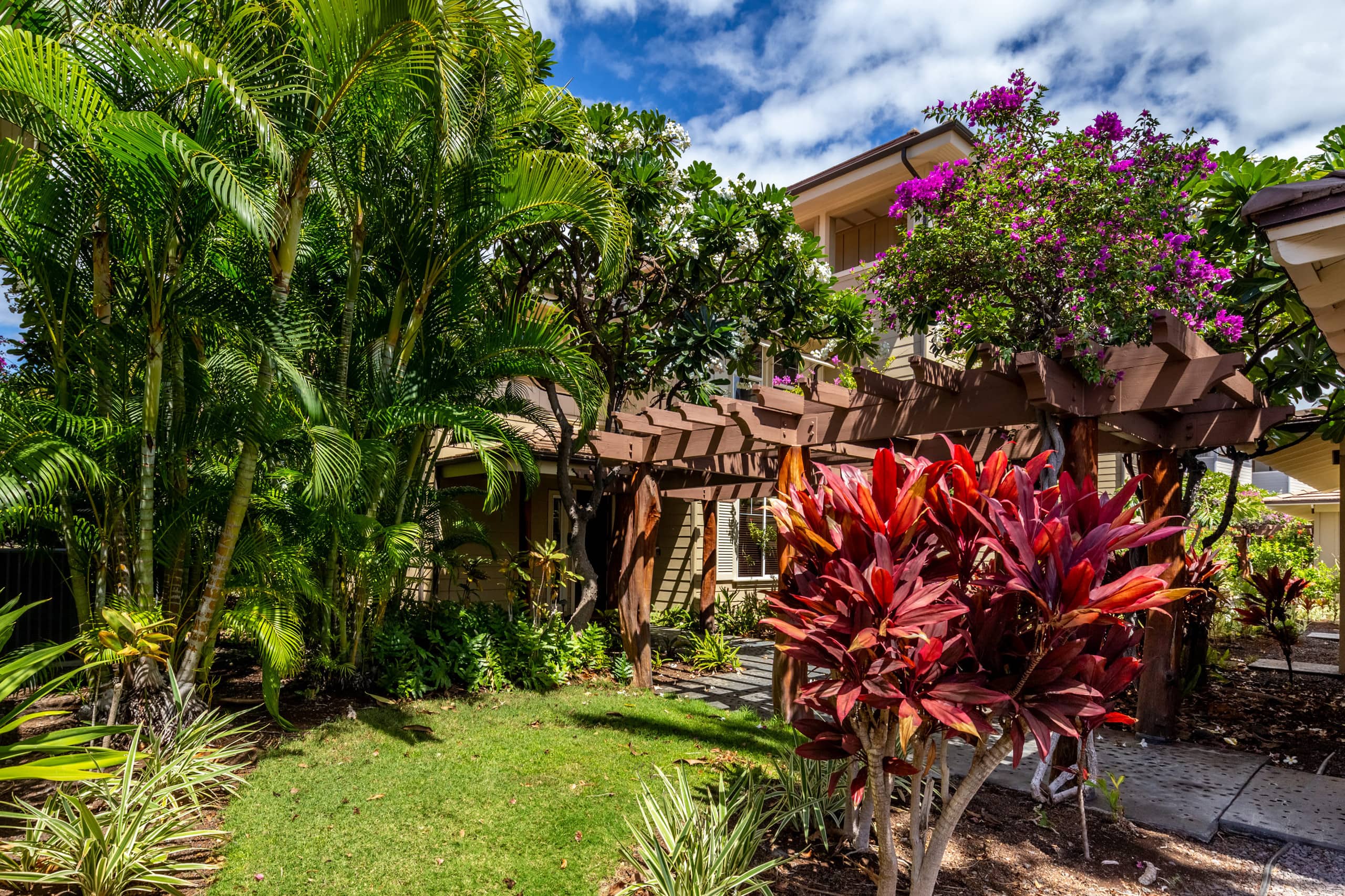 Hale Laki Stunning Resort Condo, Walk to Beach - Photo 32