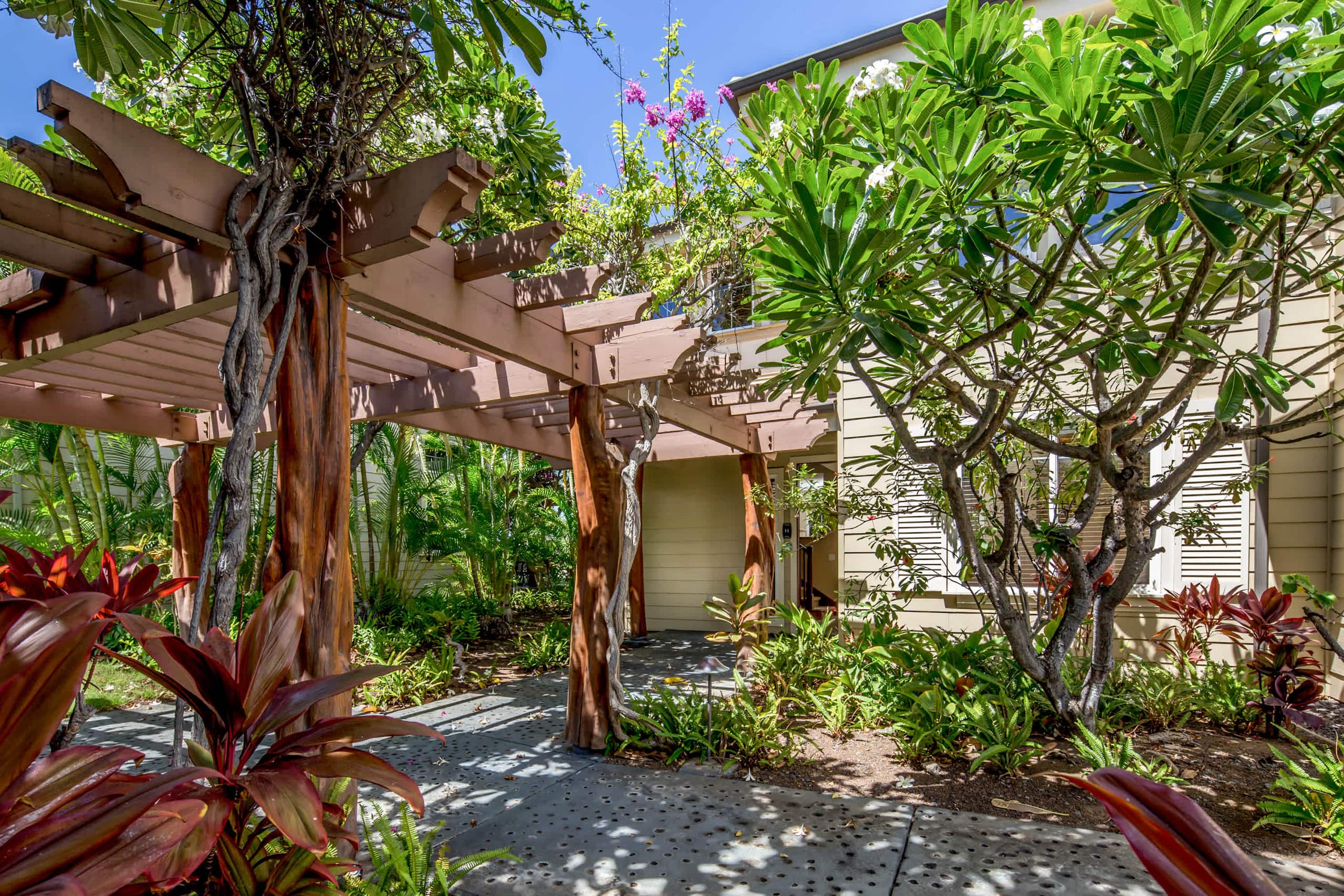 Hale Laki Stunning Resort Condo, Walk to Beach - Photo 31
