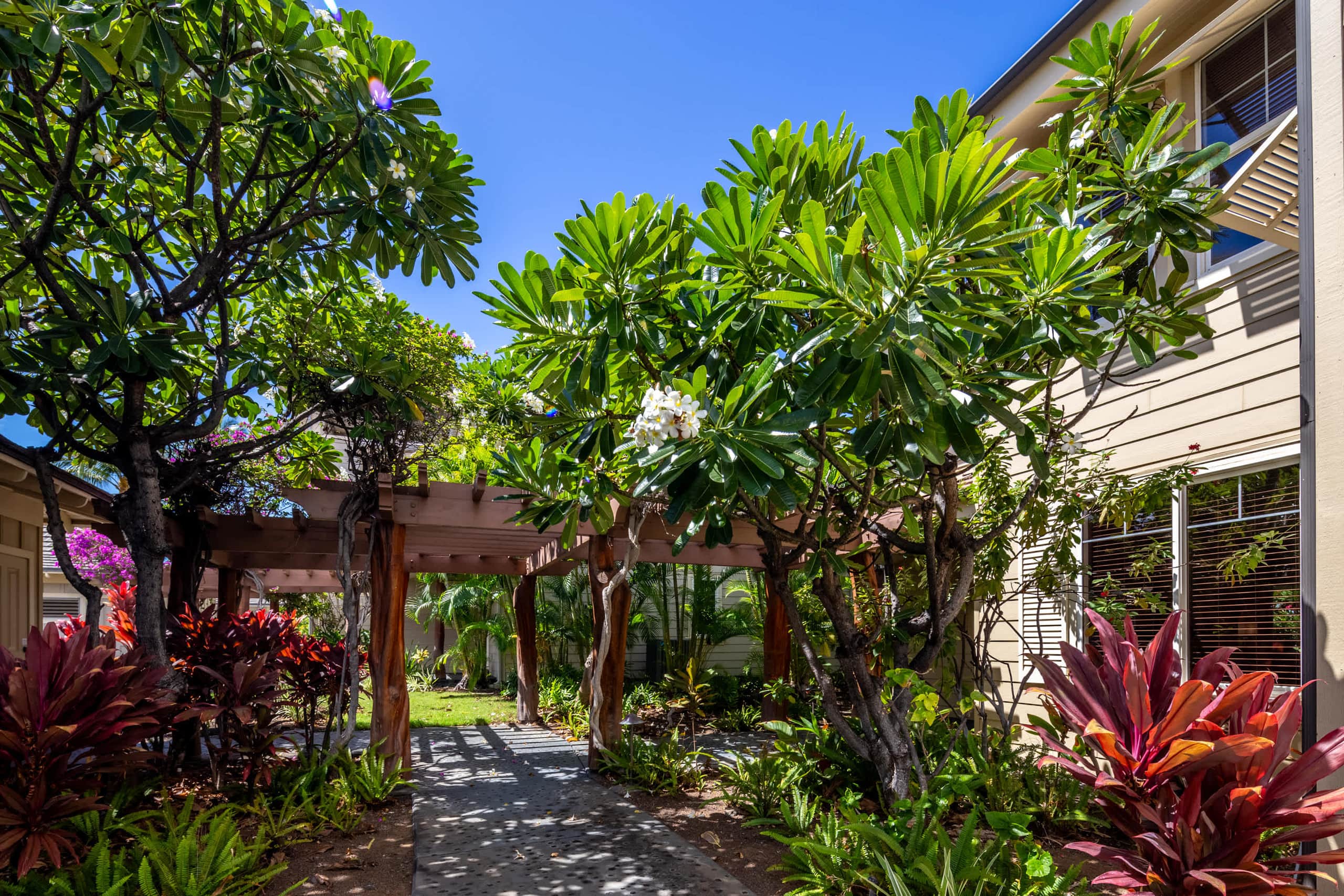 Hale Laki Stunning Resort Condo, Walk to Beach - Photo 33
