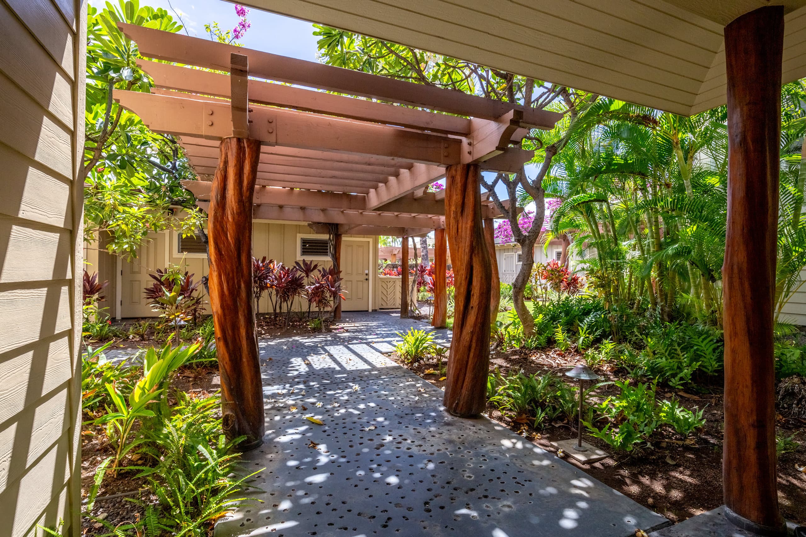 Hale Laki Stunning Resort Condo, Walk to Beach - Photo 30