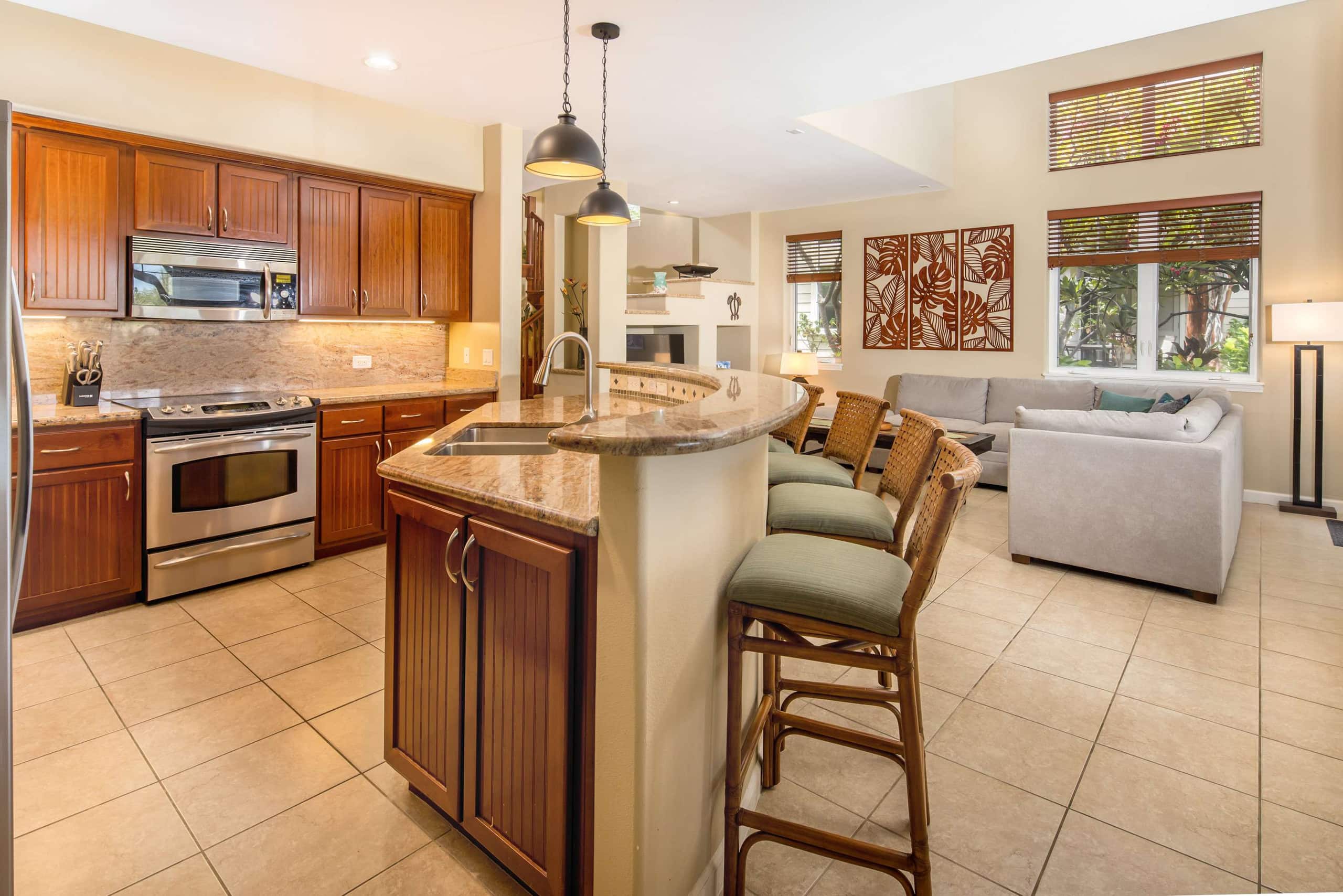 Hale Laki Stunning Resort Condo, Walk to Beach - Photo 8