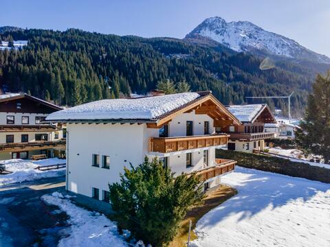Spacious chalet with ski storage and sauna