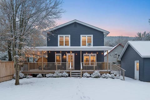 Woodland 5-BR Retreat 5-Min to Jiminy Peak