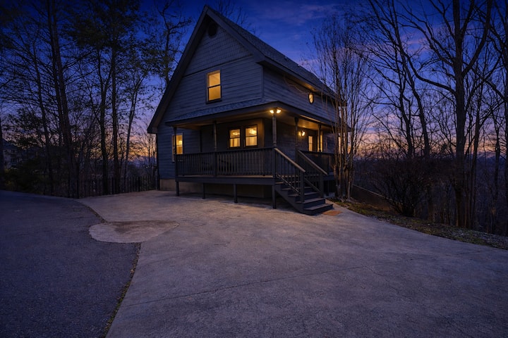 Free Dollywood Tickets 3-bdrm Pigeon Forge Cabin