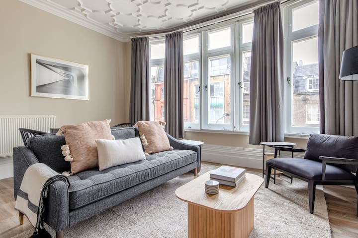 Blueground | Farringdon, nr shops, dining & bars